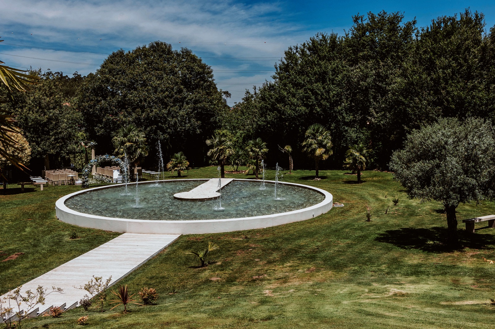O espelho de água no jardim